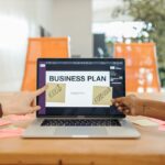 Online Business vs Traditional Business: Which Is More Profitable?